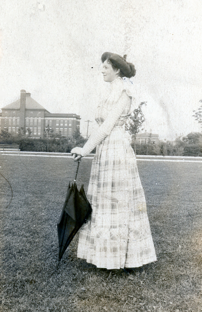 Amy M Larson (1885-1979) – Staggs Family History